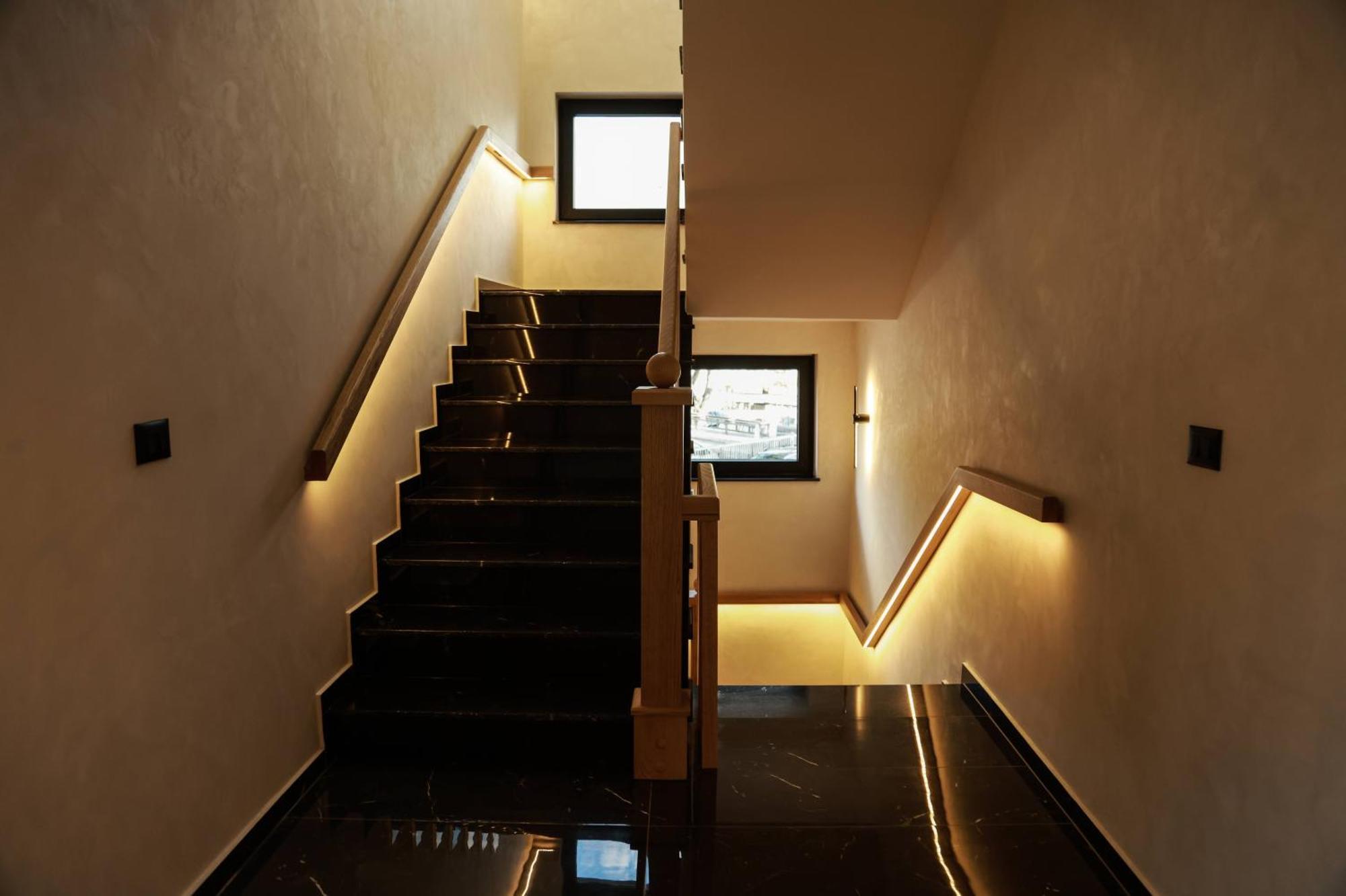 Baz'Hur Boutique Hotel Kukes エクステリア 写真